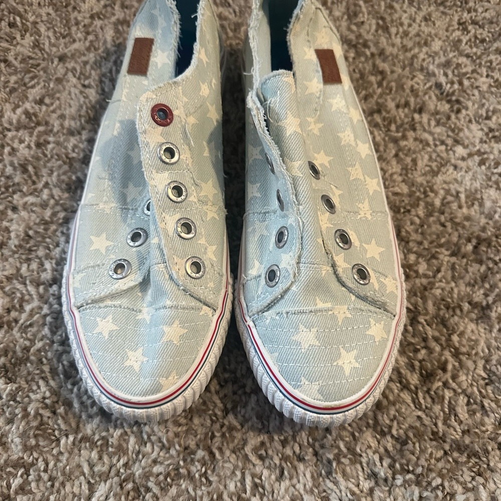 Slip-On Star Print Canvas Women’s Sneakers - Light Blue Size 8.5